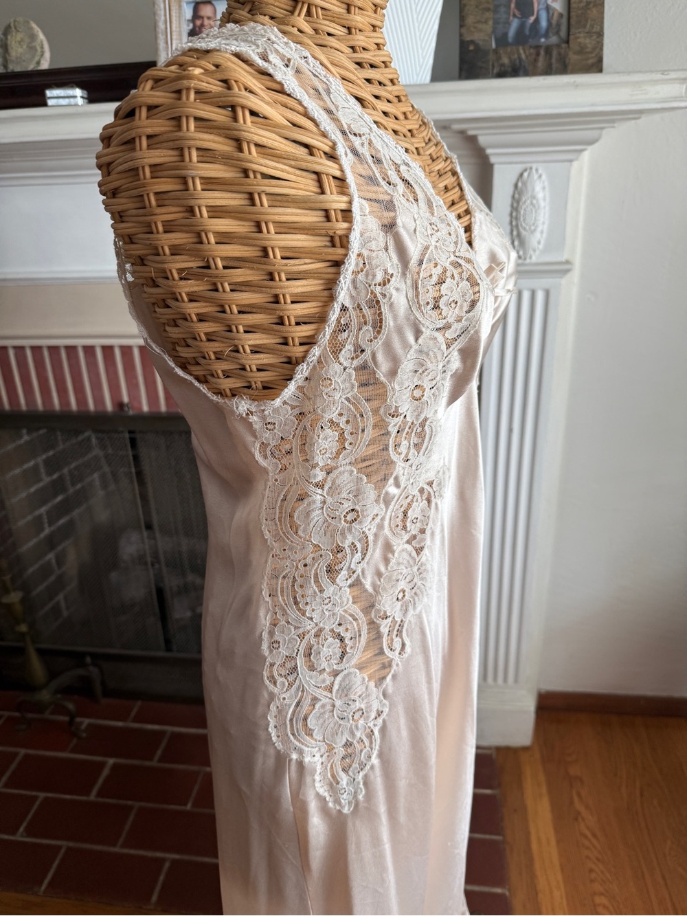 Vintage Christian Dior flirty lace trim long nightie Large - Picture 3 of 16